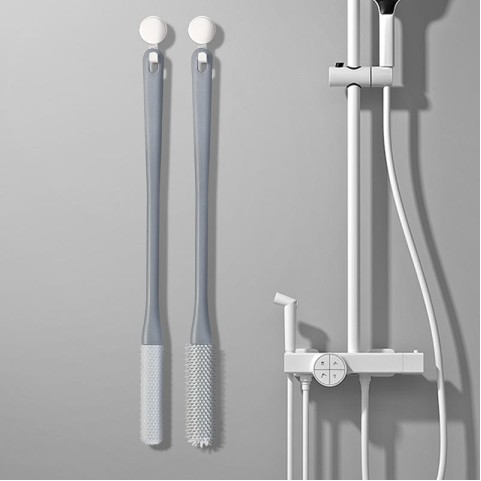 Long-handled rubber shower brush for feet